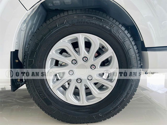Bánh xe mâm hợp kim, cỡ lốp lớn