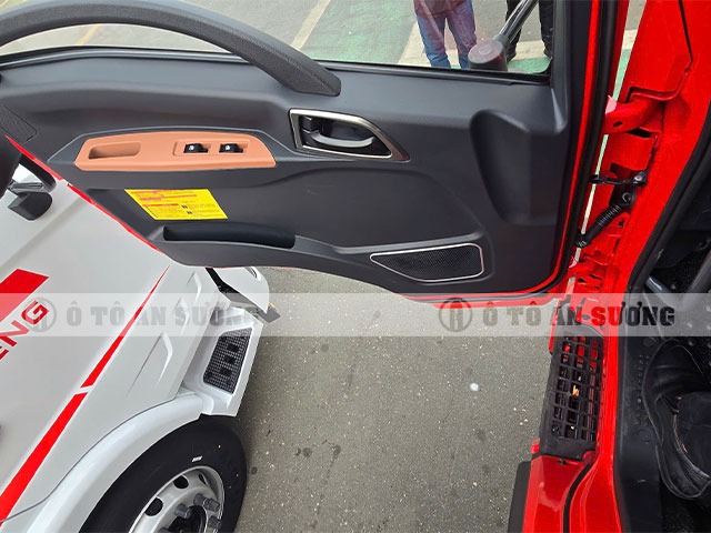 Cửa kính chỉnh điện trang bị cho xe