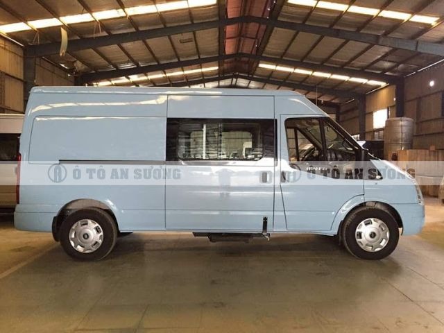 Xe tải van Ford Transit vẻ ngoài hiện đại