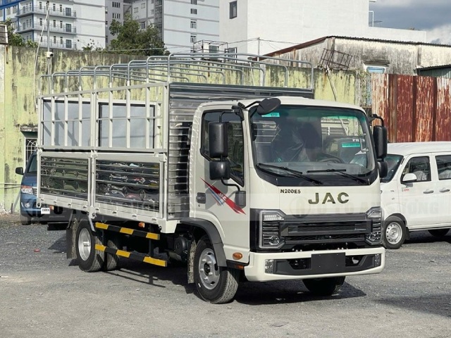 Xe tải JAC N200s E5 1,99 tấn thùng 4m3 đời 2024