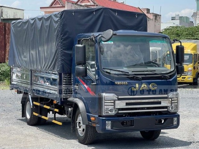 Xe tải JAC N250S E5 2,25 tấn thùng 4m2 đời 2024