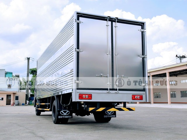 Thùng xe tải Đô Thành IZ190SL có chiều dài lớn