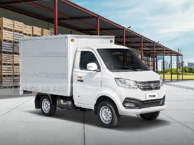 Ngoại thất xe được trau chuốt với nhiều điểm nhấn bắt mắt