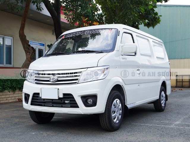 Giá xe tải van Tera V 2 chỗ mới nhất