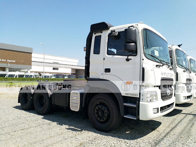 Đầu kéo Hyundai HD1000 2 cầu diện mạo mạnh mẽ