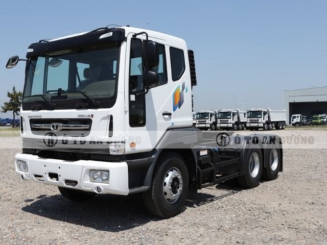 Xe đầu kéo Daewoo 440PS vẫn giữ nguyên thiết kế so với các thế hệ trước