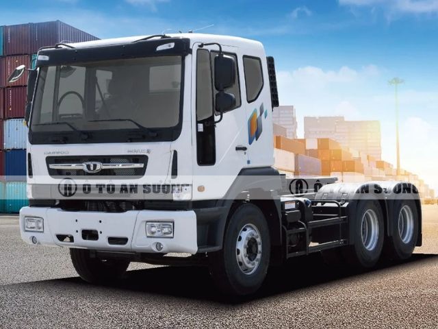 Đầu kéo 2 cầu Daewoo Novus 440PS đang được sử dụng rộng rãi trong các hoạt động vận tải