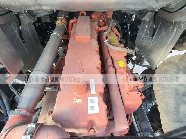 Xe đầu kéo JAC A5 2 cầu được trang bị hộp số FAST GEAR 12JSD200T-B