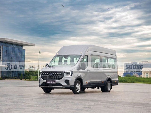 Ford Transit Premium phiên bản 16 chỗ ngồi
