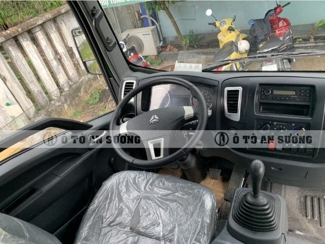 Cabin của xe được thiết kế rộng rãi, mang lại sự thoải mái cho tài xế 