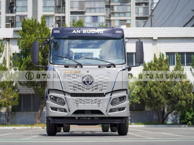Cận cảnh mặt trước xe tải Dongfeng X3 180HP thùng 10m