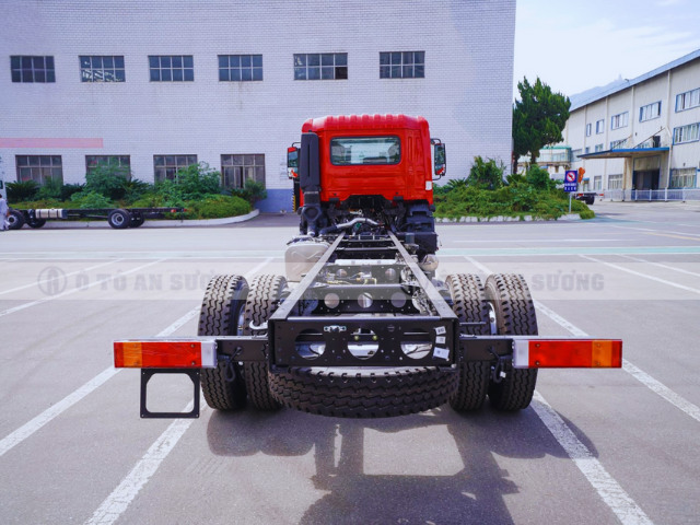 Hệ thống treo phụ thuộc, nhíp lá vận hành ổn định