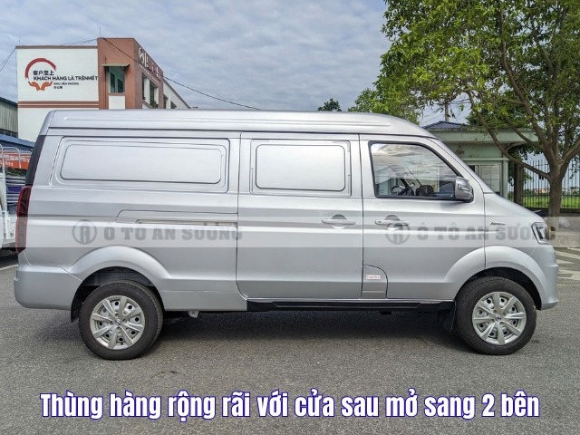 Thùng hàng của xe van SRM X30LP V2 sở hữu chiều dài 2.580 mm
