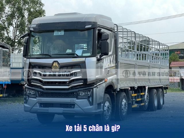 Xe tải 5 chân được thiết kế với 5 trục bánh bố trí đều