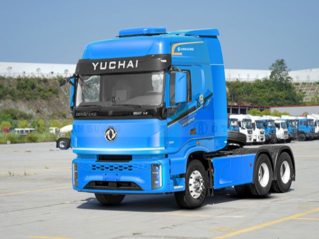 DONGFENG X9 đầu kéo phiên bản màu xanh