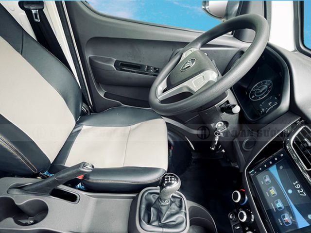 Nội thất xe Foton T25S được trang bị nhiều tiện ích hiện đại