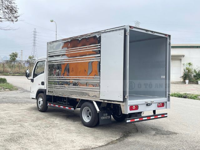 Khung chassis dạng chữ H với kết cấu 2 lớp và tiết diện lớn