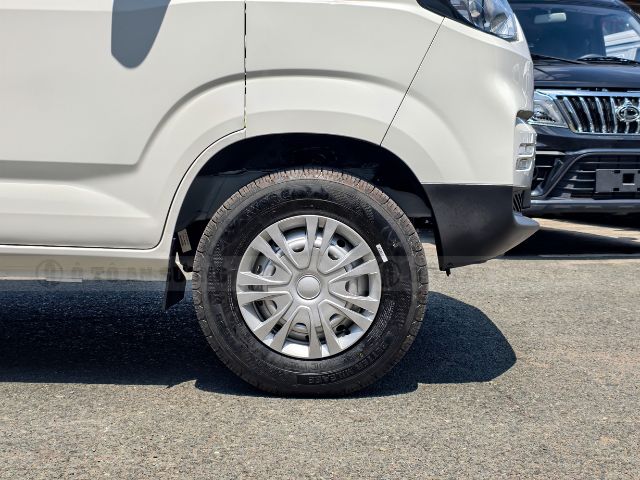 Xe van Karry E5 trang bị hệ thống giám sát áp suất lốp TPMS