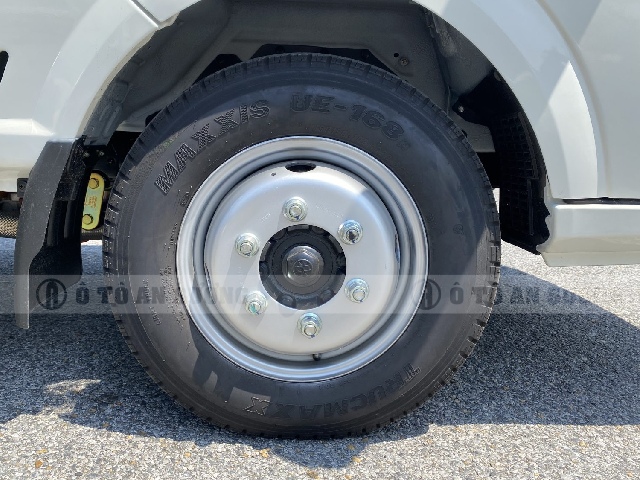 Lốp xe 185R15C đồng bộ