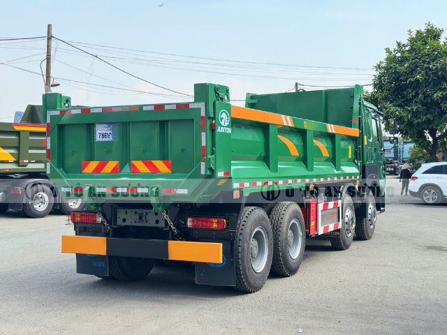 Báo giá xe ben Howo 4 chân V7G thùng vuông và thùng đúc