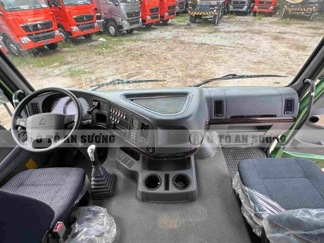 Nội thất cabin V7G tiện nghi thoải mái cho tài xế