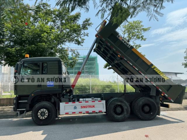 Xe ben Howo 3 chân TX400 thùng vuông