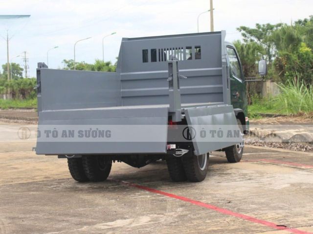 Có thể lựa chọn ba chế độ vận hành gồm nâng ben, hạ ben và hạ ben tốc độ chậm
